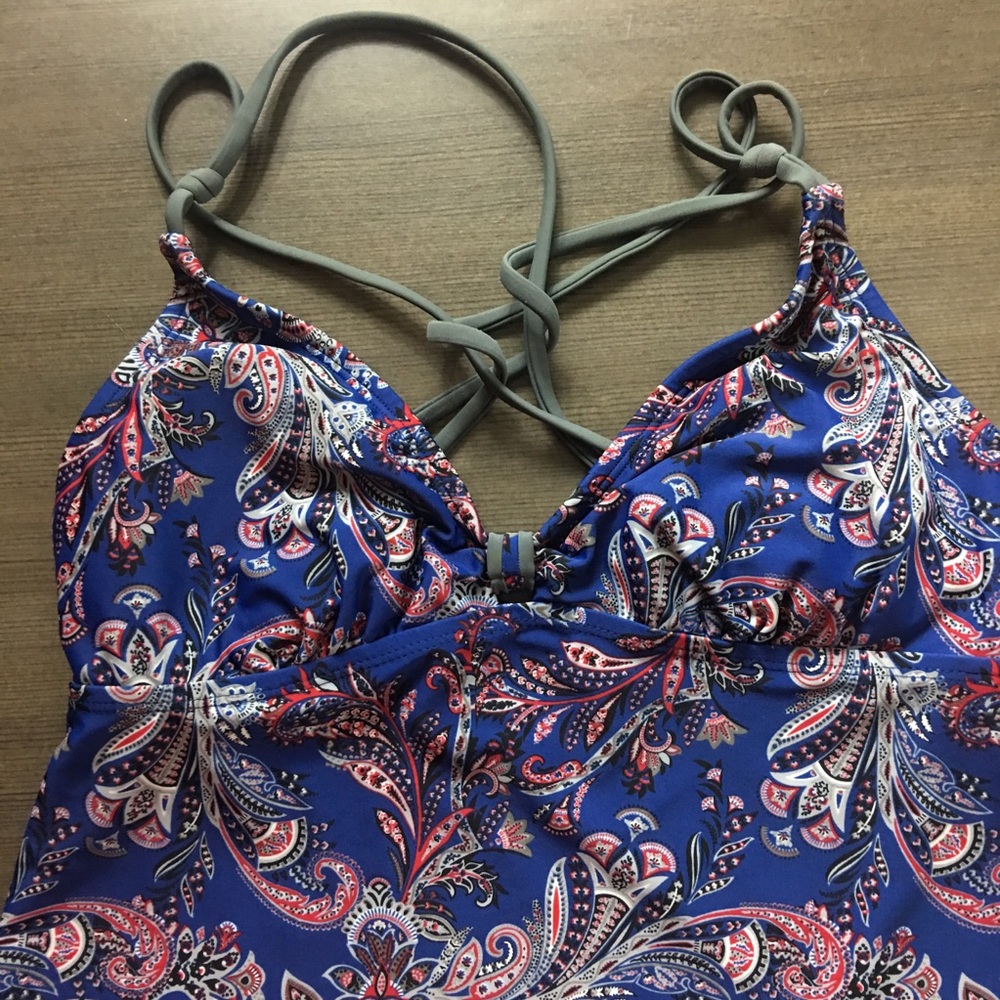 ⛄️❄️CONVERSE - Tankini Top Only Size Small